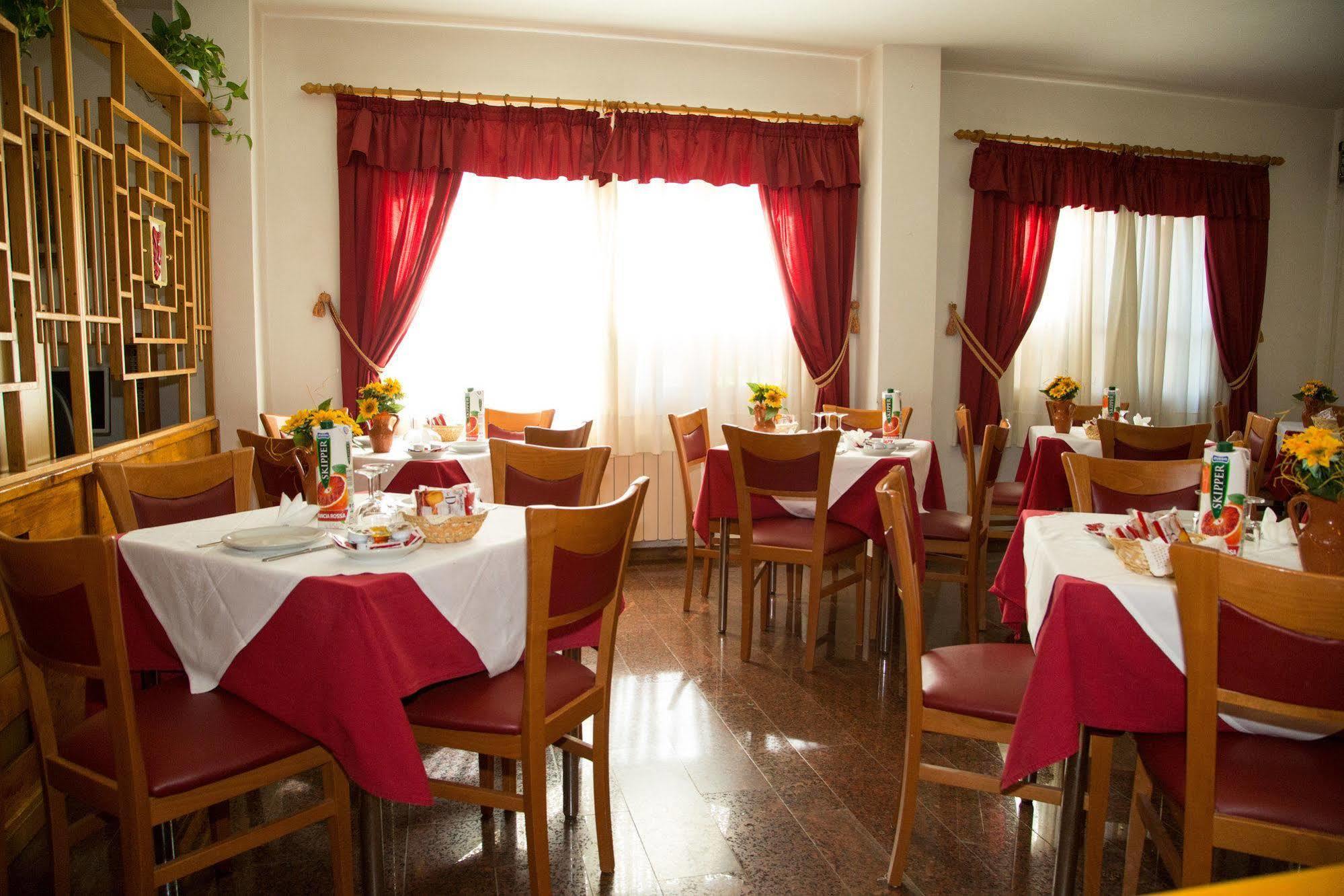 Hotel Del Lago Cavriglia Buitenkant foto