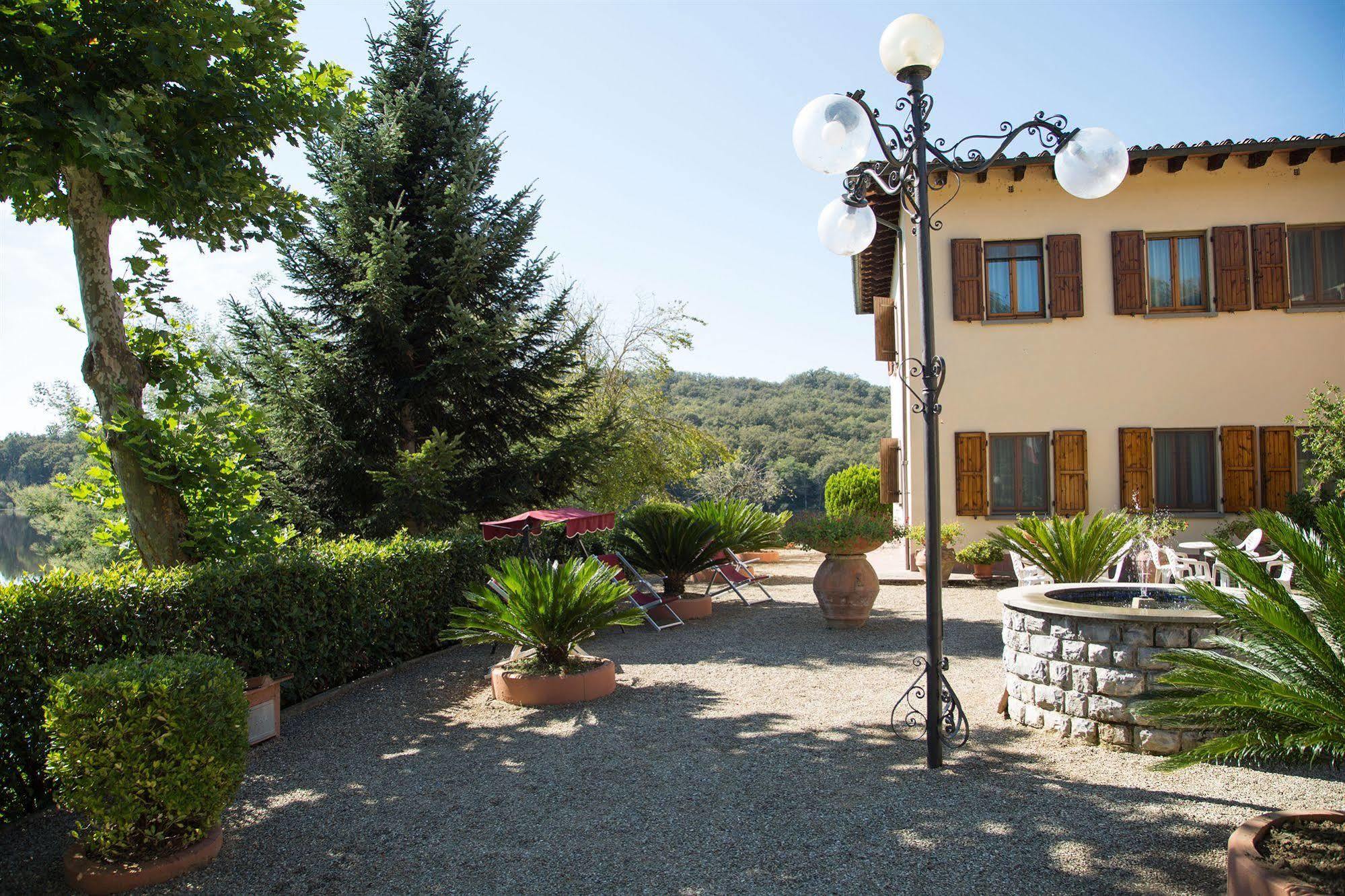 Hotel Del Lago Cavriglia Buitenkant foto