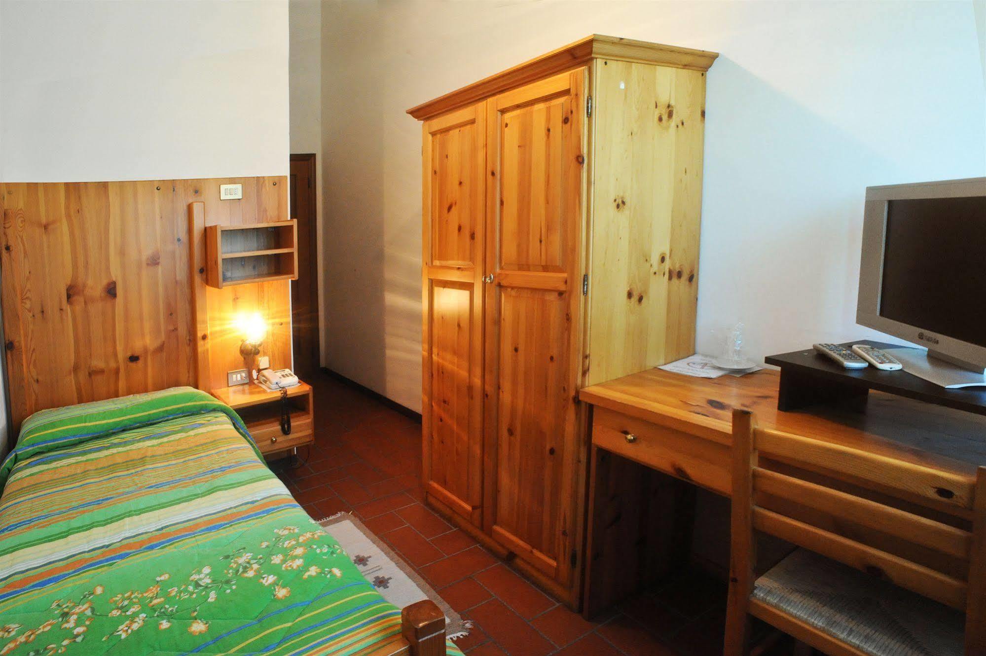 Hotel Del Lago Cavriglia Kamer foto